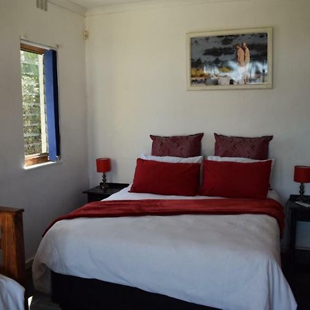 Oudtshoorn Homestay Accommodation Экстерьер фото